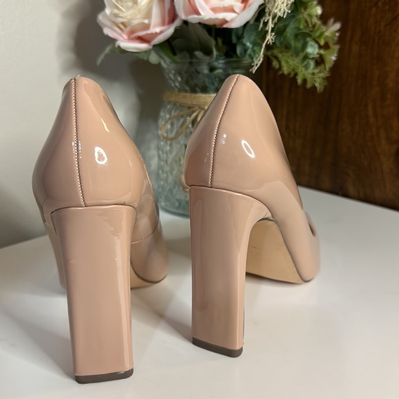 Lulu’s Light Nude Faux Patent Leather Square Toe Pumps 6 - Like New! - Picture 9 of 11